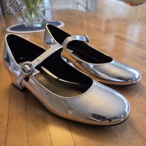 Steve Madden Silver Patent Leather Mary Jane Shoes Size 7.5